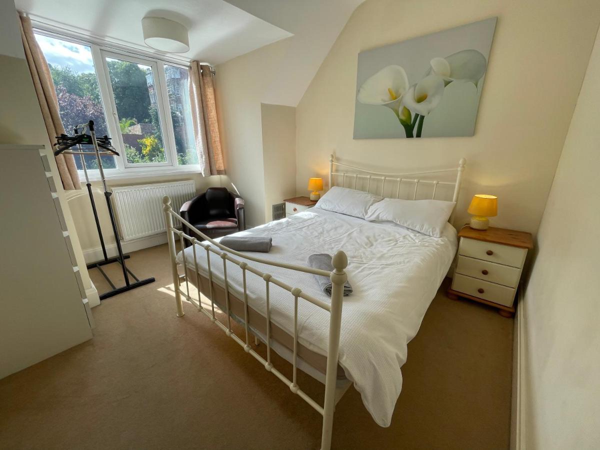 Large 5 Bed House In Scarborough Near The Beach, Large Garden & Hot Tub المظهر الخارجي الصورة