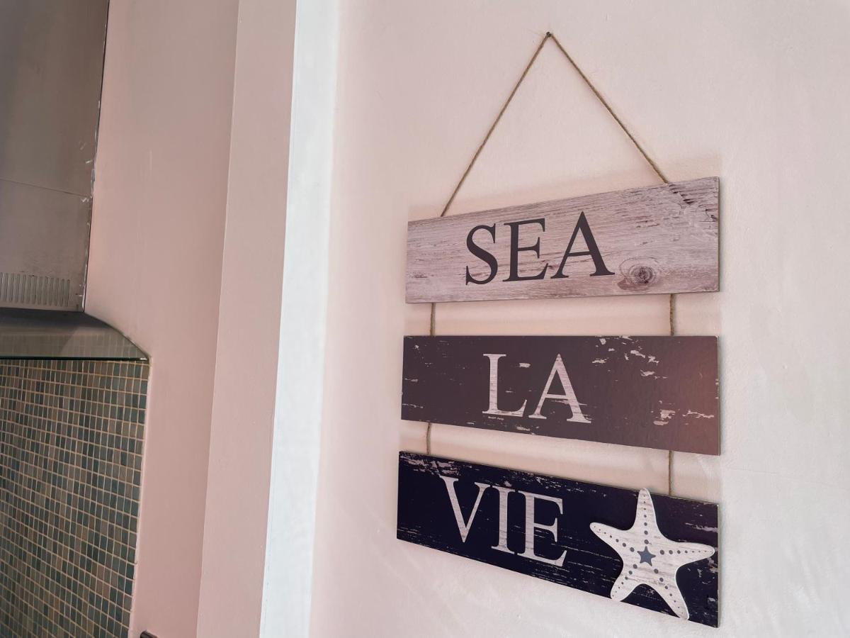 Large 5 Bed House In Scarborough Near The Beach, Large Garden & Hot Tub المظهر الخارجي الصورة